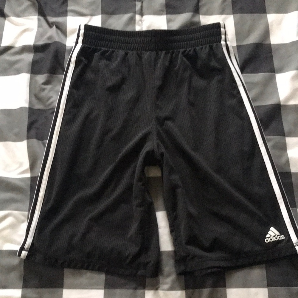 Boys Adidas Black & White Running Basketball Athletic Shorts Sz Large 14/16
